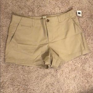 NWT Gap size 10 khaki shorts 3” inseam
